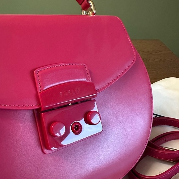 NWT!NEW!Furla Metropolis S Top Handle Round Crossbody -Smooth Leather Red - Picture 8 of 16
